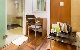 Hotel Palm Do'r - 02 Mins From New Delhi Railway Station  3* India